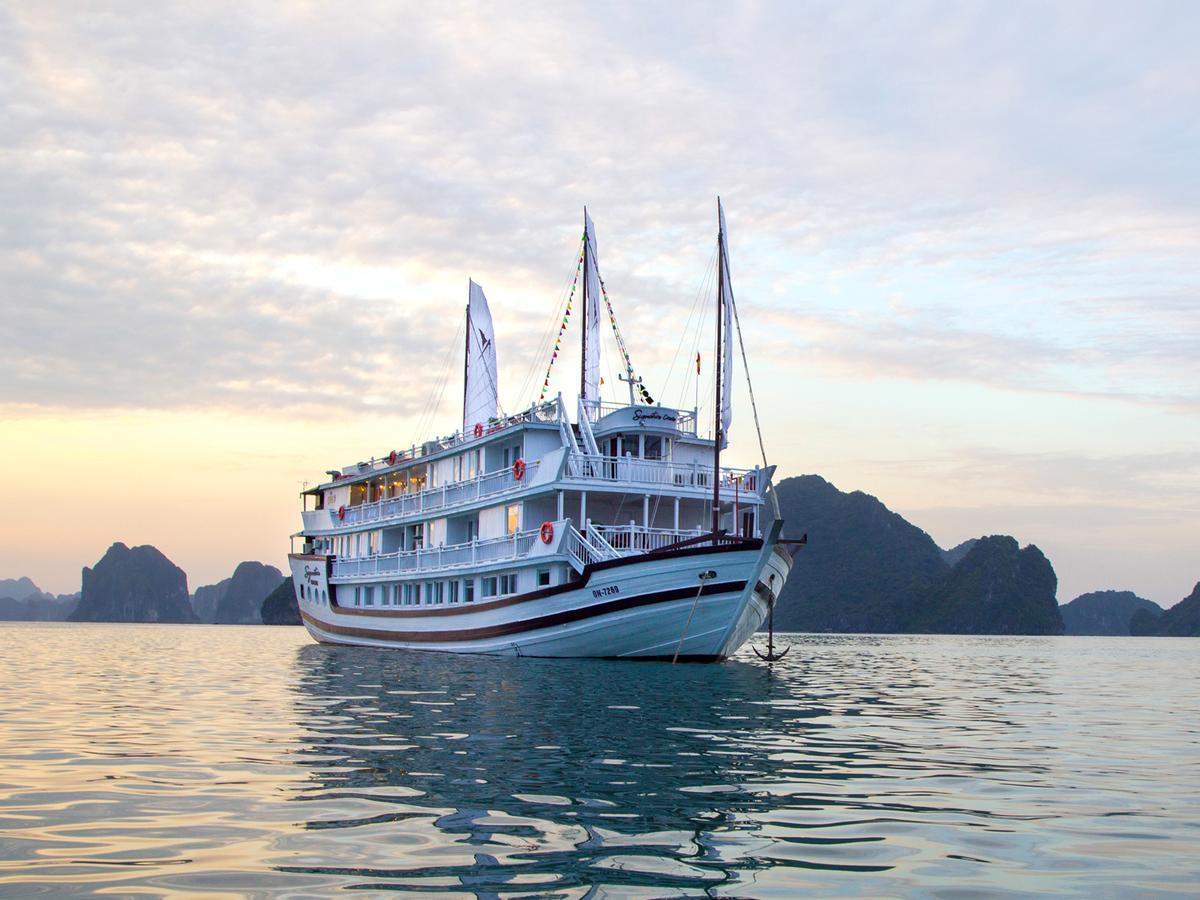 Signature Royal Halong Cruise Ha Long Exterior photo