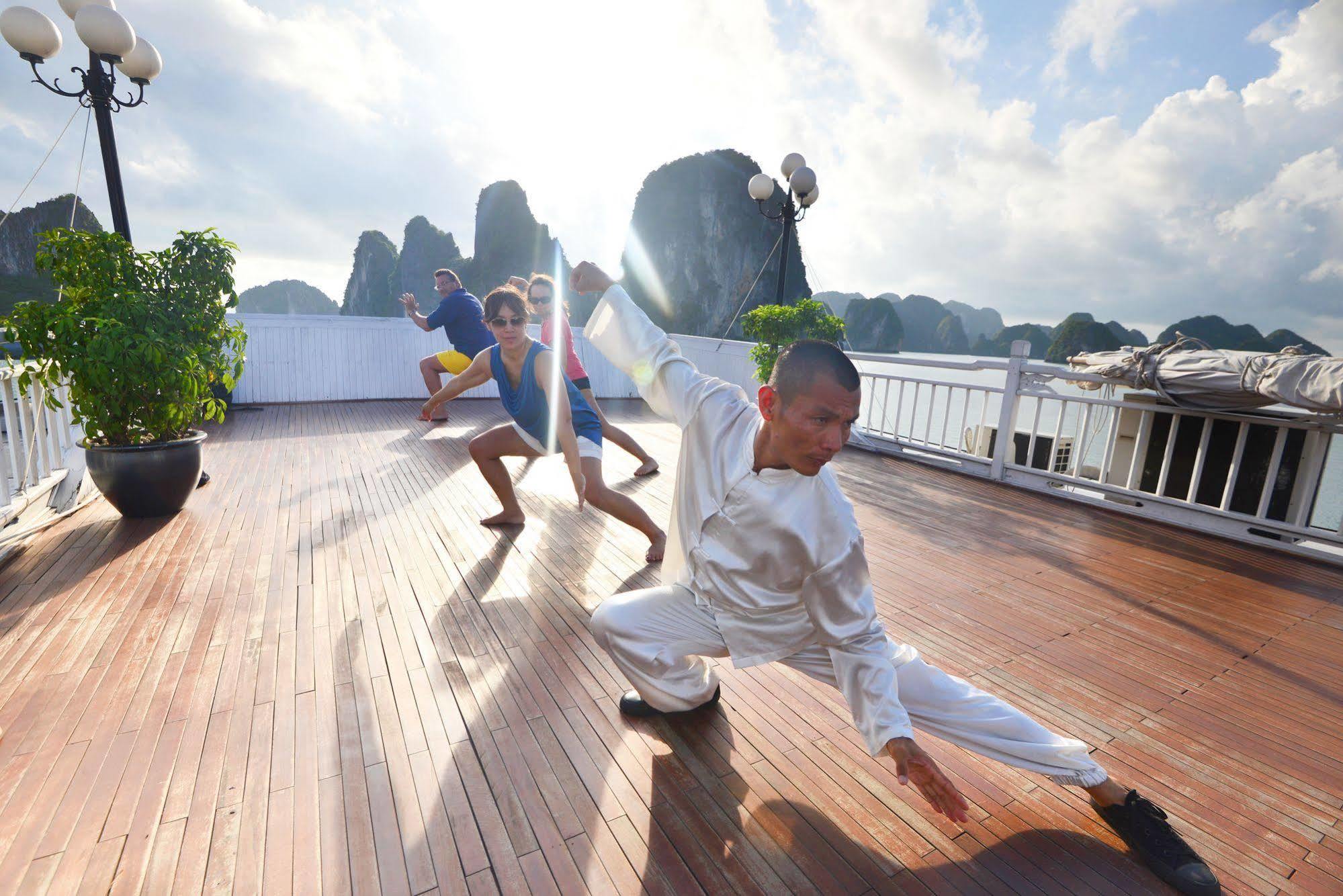 Signature Royal Halong Cruise Ha Long Exterior photo