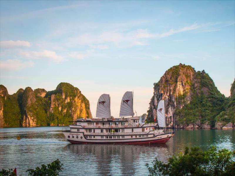 Signature Royal Halong Cruise Ha Long Exterior photo