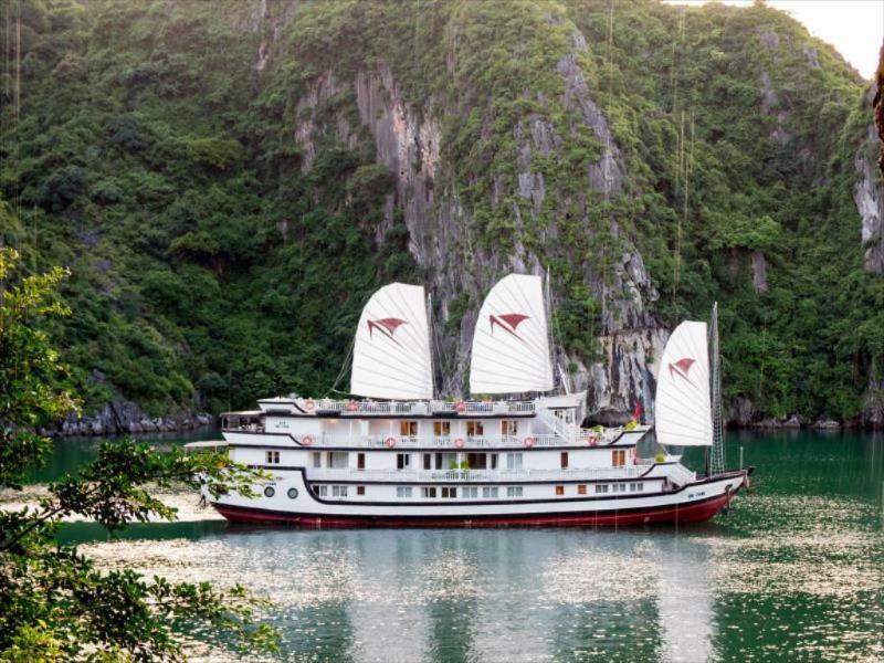 Signature Royal Halong Cruise Ha Long Exterior photo